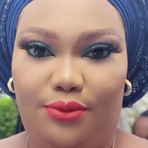 Meet your Posher, Alabi